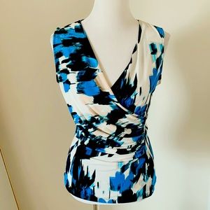 Like new DKNY top S/M
